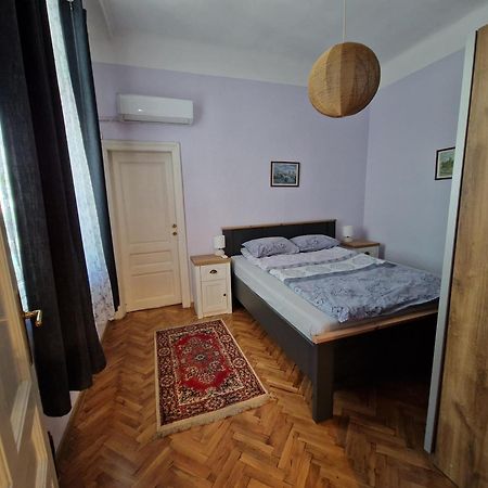 Етаж От Къща С Двор Apartment Burgas Ngoại thất bức ảnh