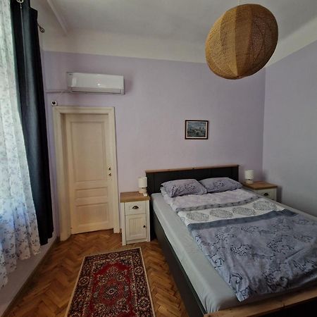 Етаж От Къща С Двор Apartment Burgas Ngoại thất bức ảnh